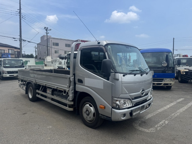 日野 デュトロ 小型 平ボディ 2RG-XZU655M(90909) 2枚目