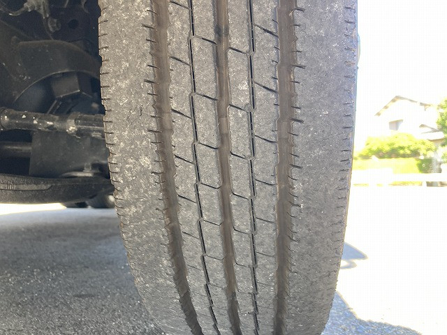 いすゞ エルフ 小型 平ボディ 2RG-NJR88A(90922) 26枚目