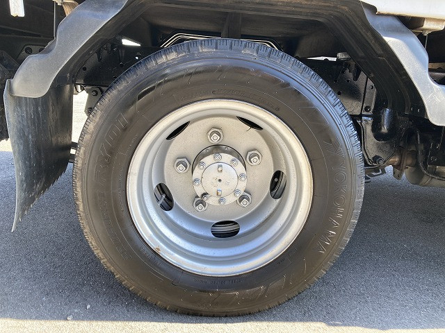 いすゞ エルフ 小型 平ボディ 2RG-NJR88A(90922) 29枚目