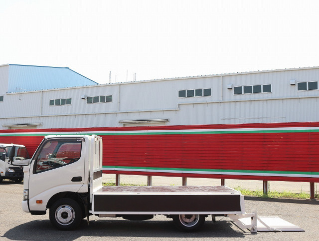 日野 デュトロ 小型 平ボディ TPG-XZC605M(90964) 26枚目