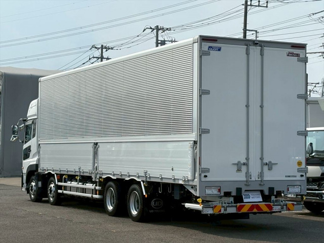UDトラックス（日産） クオン 大型 アルミウィング 2RG-CG5FA(91160) 3枚目