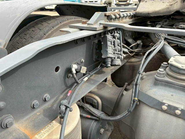日産自動車 クオン 小型 トラクタ（シングル） 2PG-GK5AAD(91237) 27枚目