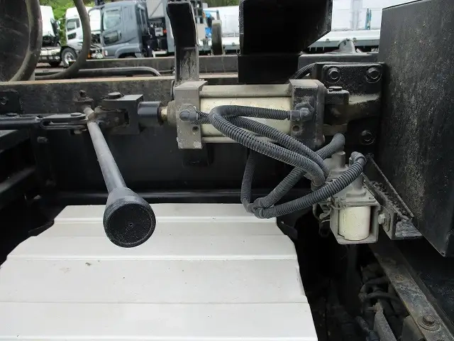 いすゞ ギガ 小型 土砂ダンプ QPG-CXZ77BT(91255) 25枚目