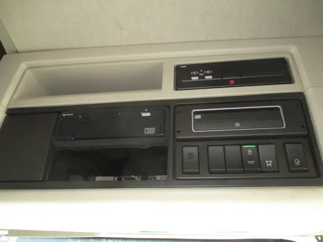 ボルボ 増トン トラクタ（ダブル） 2DG-KA4TCA2(91284) 50枚目