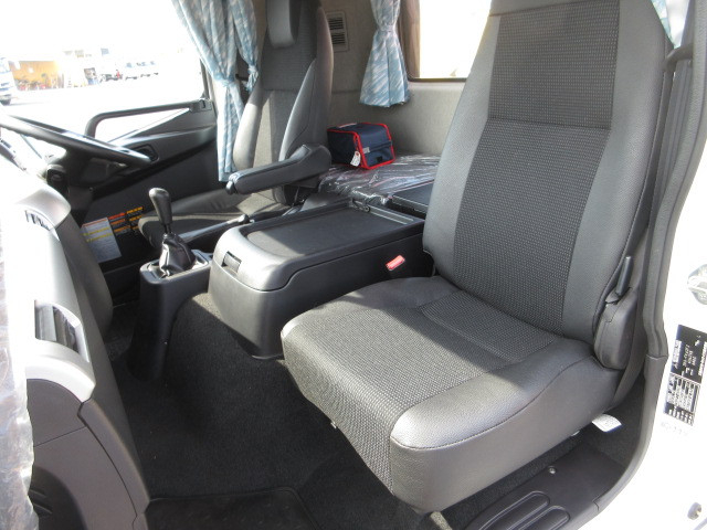 三菱ふそう ファイター 増トン 車載専用車 2KG-FK62FZ(91343) 26枚目