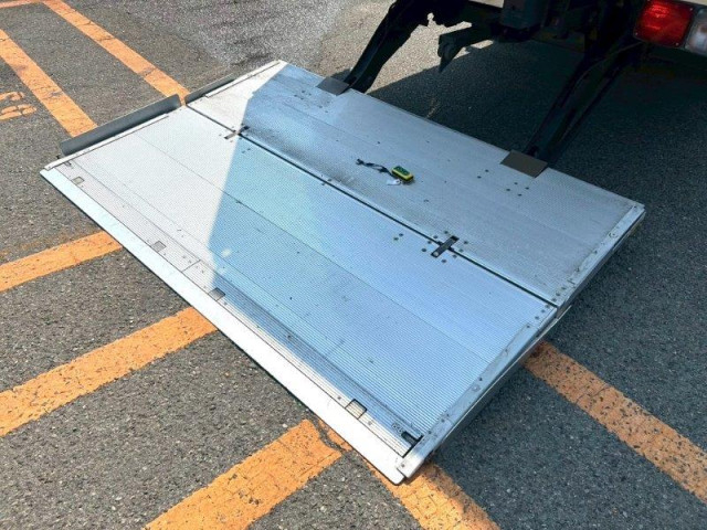 日野 レンジャー 増トン 冷凍冷蔵バン 2PG-FG2ABA(91356) 6枚目