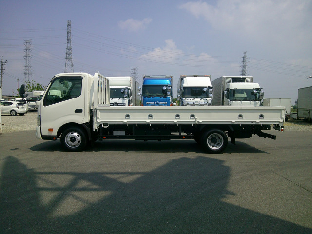 トヨタ ダイナ 小型 平ボディ 2RG-XZU722(91376) 8枚目