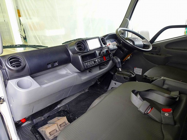 トヨタ ダイナ 小型 アルミバン 2RG-XZU605(91378) 7枚目