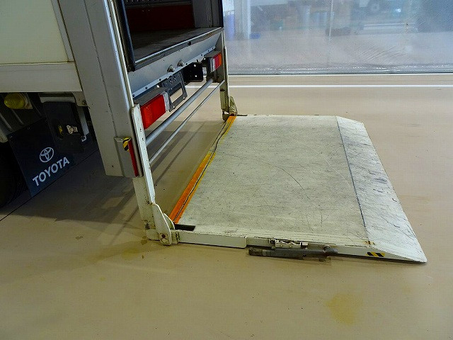 トヨタ ダイナ 小型 アルミバン 2RG-XZU605(91378) 34枚目