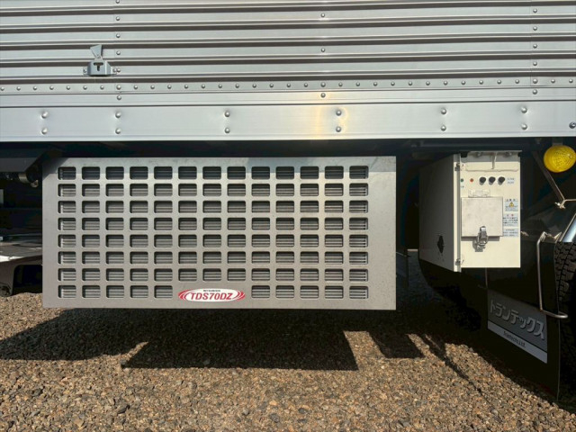 日野 プロフィア 大型 冷凍冷蔵バン 2DG-FW1AHB(91390) 13枚目