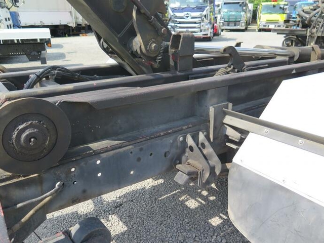UDトラックス（日産） コンドル 中型 コンテナ専用車 PB-MK36A(11002) 28枚目