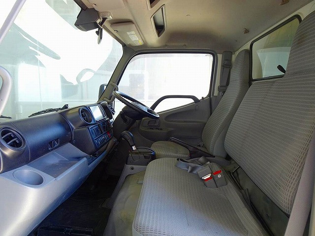 トヨタ ダイナ 小型 アルミバン TPG-XZU605(91483) 7枚目
