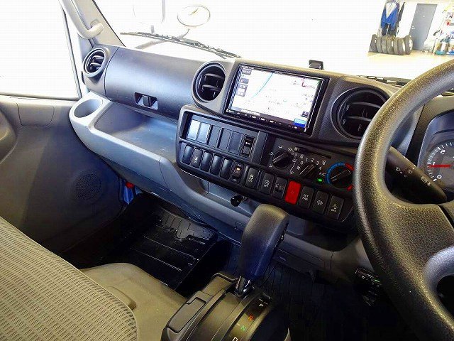 トヨタ ダイナ 小型 アルミバン TPG-XZU605(91483) 8枚目