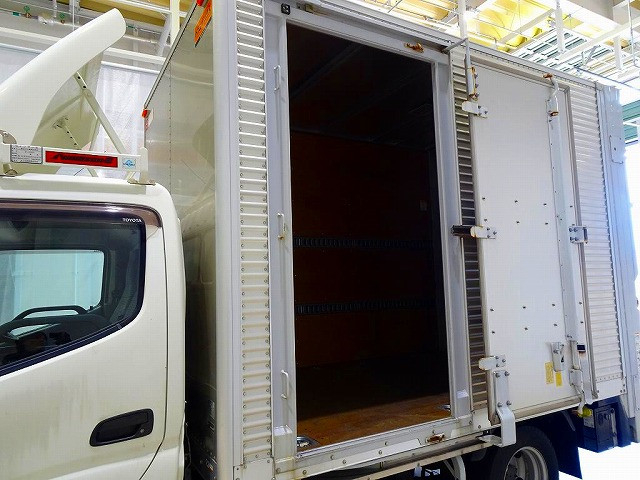 トヨタ ダイナ 小型 アルミバン TPG-XZU605(91483) 19枚目