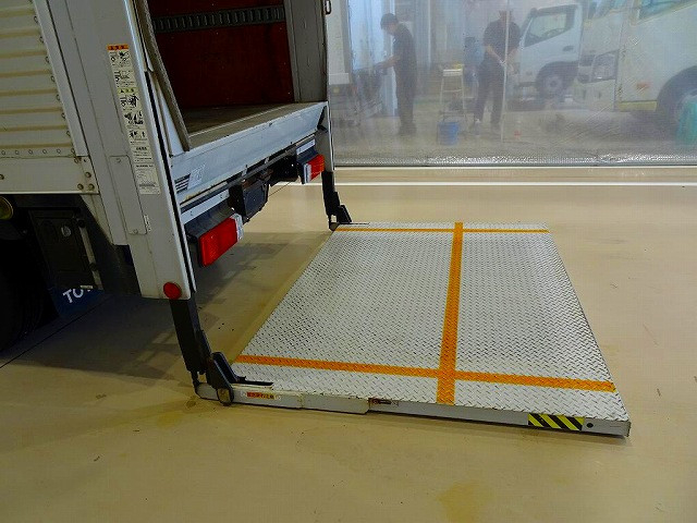 トヨタ ダイナ 小型 アルミバン TPG-XZU605(91483) 21枚目