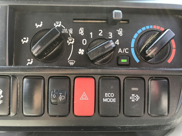 トヨタ ダイナ 小型 Wキャブ TKG-XZU605(91529) 33枚目