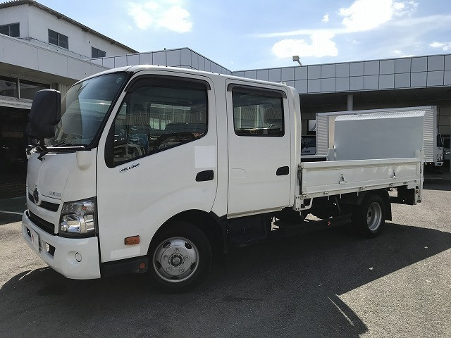 日野 デュトロ 小型 Wキャブ TKG-XZU710M(91533) 1枚目