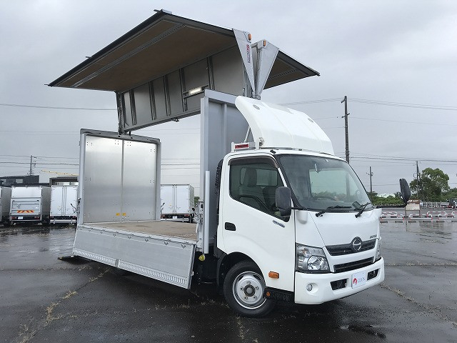 日野 デュトロ 小型 アルミウィング TKG-XZU710M(91558) 6枚目
