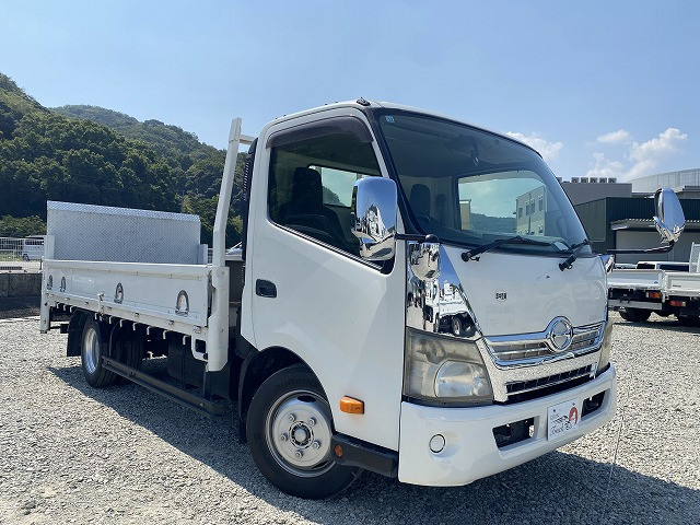 日野 デュトロ 小型 平ボディ SKG-XZU710M(91606) 3枚目