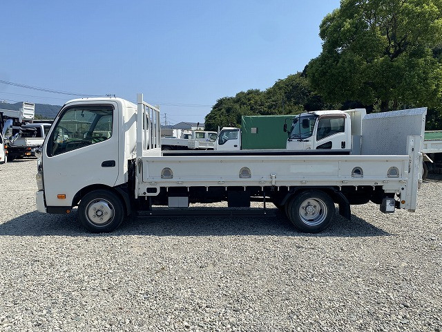 日野 デュトロ 小型 平ボディ SKG-XZU710M(91606) 4枚目