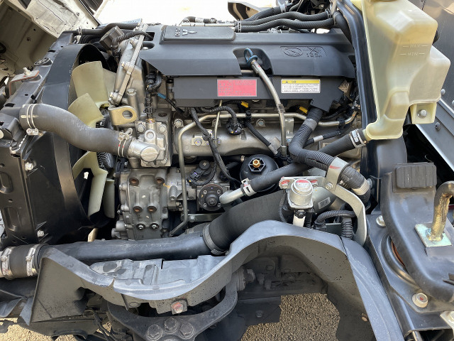 三菱ふそう キャンター 小型 アルミバン TPG-FBA20(91732) 34枚目