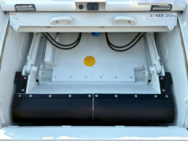 三菱ふそう キャンター 小型 塵芥車（プレス式） 2RG-FEAV0(91755) 14枚目