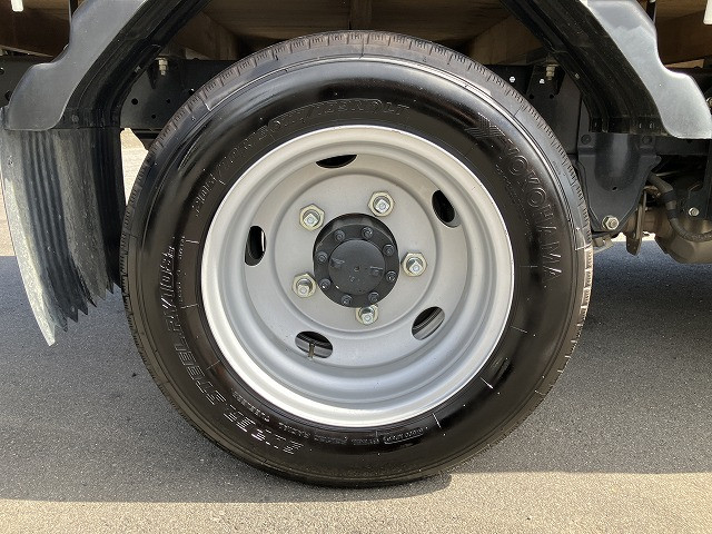 いすゞ エルフ 小型 平ボディ 2RG-NKR88AF(91761) 27枚目