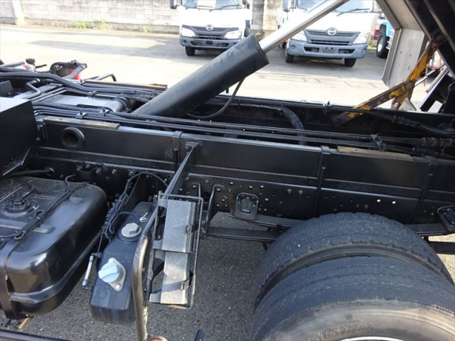 三菱ふそう ファイター 中型 塵芥車（プレス式） 2KG-FK62F(91780) 5枚目