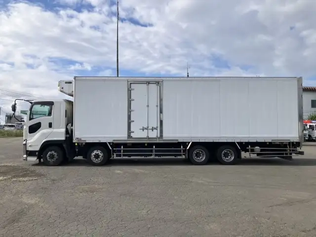 いすゞ ギガ 小型 トラクタ（シングル） QPG-CYJ77BA(91841) 8枚目