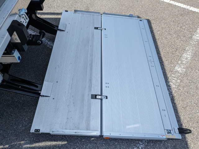 三菱ふそう ファイター 中型 冷蔵冷凍バン 2KG-FK65F(107053) 11枚目