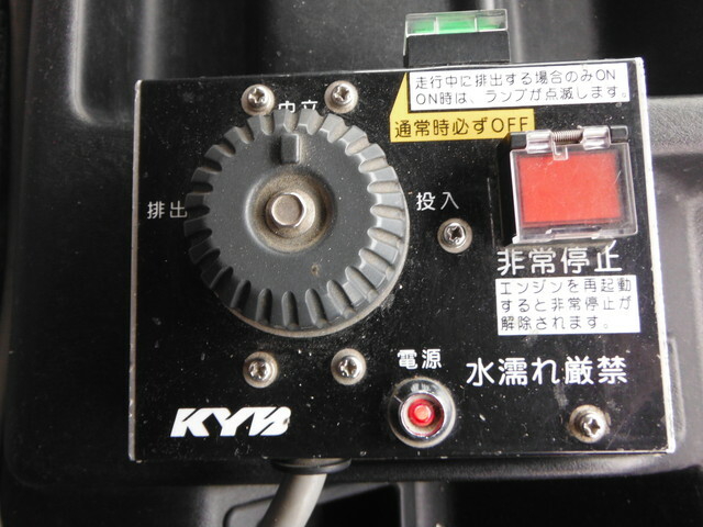 いすゞ ギガ 大型 ミキサー車 QKG-CXZ77AT(10284) 11枚目
