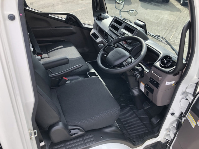 三菱ふそう キャンター 小型 コンテナ専用車 2RG-FBAV0(92042) 4枚目