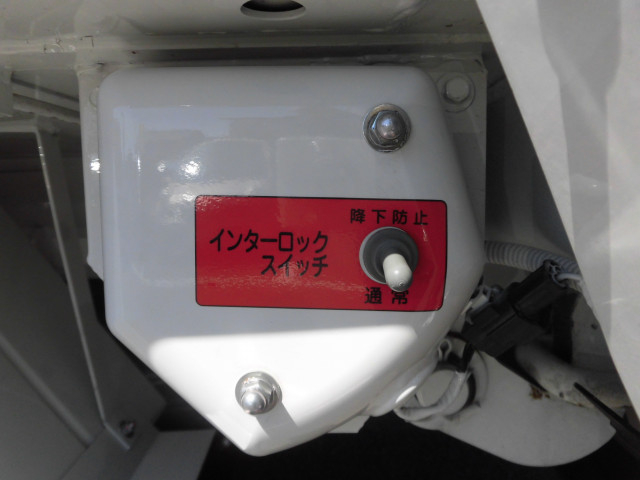 いすゞ エルフ 小型 塵芥車（プレス式） 2PG-NPR88YM(92044) 13枚目