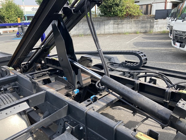 いすゞ エルフ 小型 車載専用車 2RG-NPR88AN(92057) 17枚目