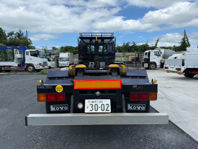 UDトラックス（日産） クオン 大型 コンテナ専用車 *********(92103) 5枚目