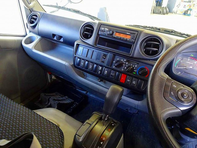 Toyota dyna Small Aluminium box body 2RG-XZU655(92119) 9枚目