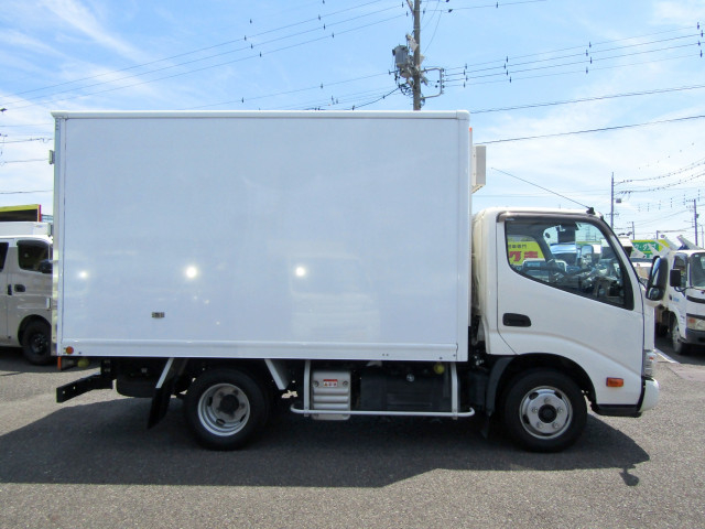 トヨタ ダイナ 小型 冷凍冷蔵バン 2RG-XZU605(92130) 5枚目