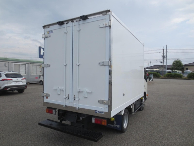 日野 デュトロ 小型 冷凍冷蔵バン 2RG-XZC605M(92134) 4枚目