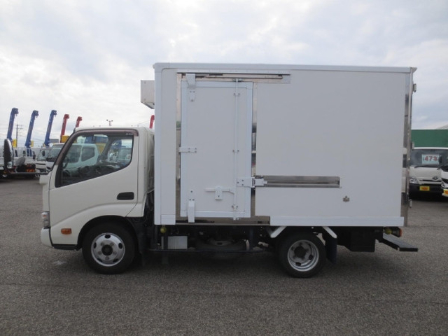 日野 デュトロ 小型 冷凍冷蔵バン 2RG-XZC605M(92134) 9枚目