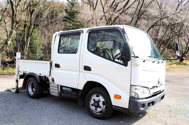 トヨタ ダイナ 小型 Wキャブ 2RG-XZU605(92137) 7枚目