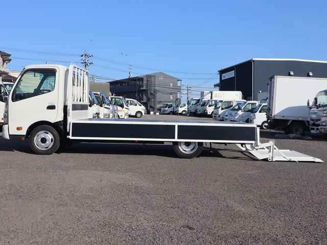 日野 デュトロ 小型 平ボディ TPG-XZC710M(92170) 11枚目