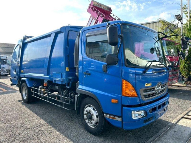 日野 レンジャー 増トン 塵芥車（プレス式） QKG-FJ7JGAA(92194) 2枚目