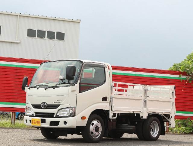 トヨタ トヨエース 小型 平ボディ TKG-XZU675(92203) 1枚目