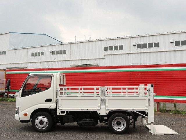 トヨタ トヨエース 小型 平ボディ TKG-XZU675(92203) 16枚目