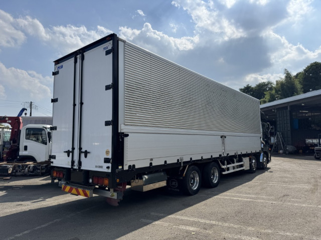 UDトラックス（日産） クオン 大型 アルミウィング QPG-CG5ZA(92217) 3枚目
