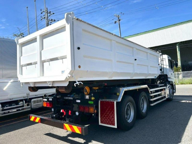 UDトラックス（日産） クオン 大型 コンテナ専用車 QKG-CW5YL(92218) 3枚目