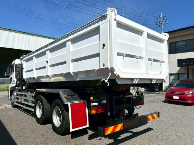 UDトラックス（日産） クオン 大型 コンテナ専用車 QKG-CW5YL(92218) 4枚目
