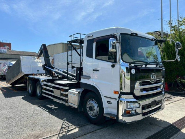 UDトラックス（日産） クオン 大型 コンテナ専用車 QKG-CW5YL(92218) 6枚目