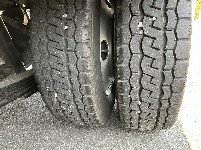いすゞ エルフ 小型 平ボディ PB-NKR81A(92347) 22枚目