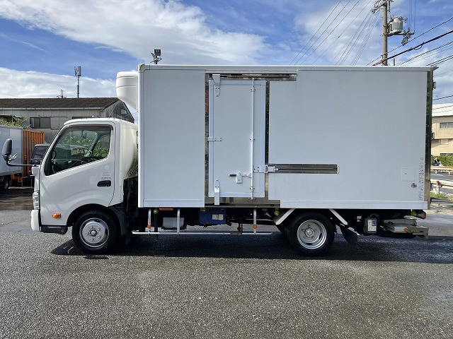 日野 デュトロ 小型 冷凍冷蔵バン TKG-XZU710M(92362) 4枚目